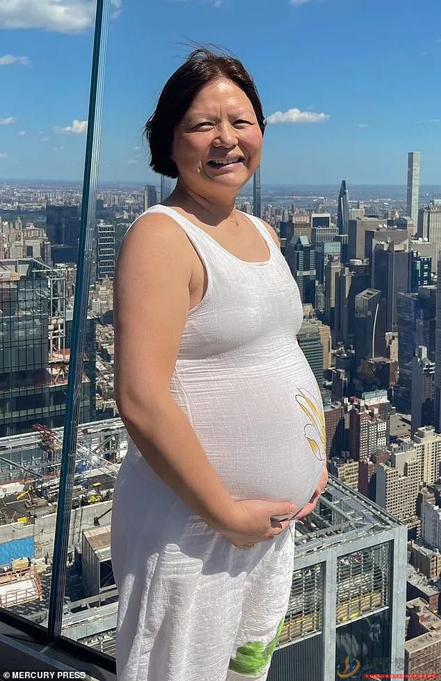 常被誤認為奶奶,53歲華人單親媽媽,試管生下白人“雙胞胎”寶寶(圖4)
