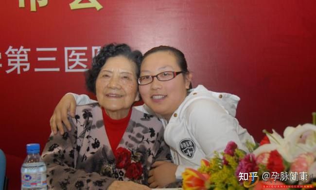試管嬰兒和普通的嬰兒長大后啥區(qū)別_我國的首例試管(圖2)