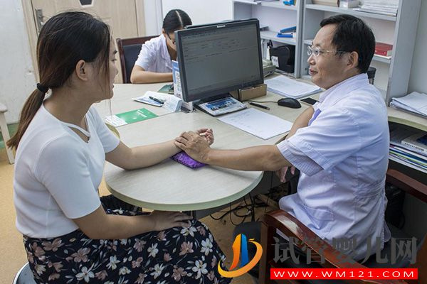 24歲卵巢早衰醫(yī)生說不用治原因有2點(diǎn)(圖1)