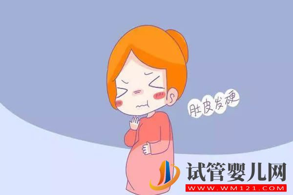 孕晚期會出現(xiàn)肚子發(fā)緊發(fā)硬的情況，怎么回事(圖1)