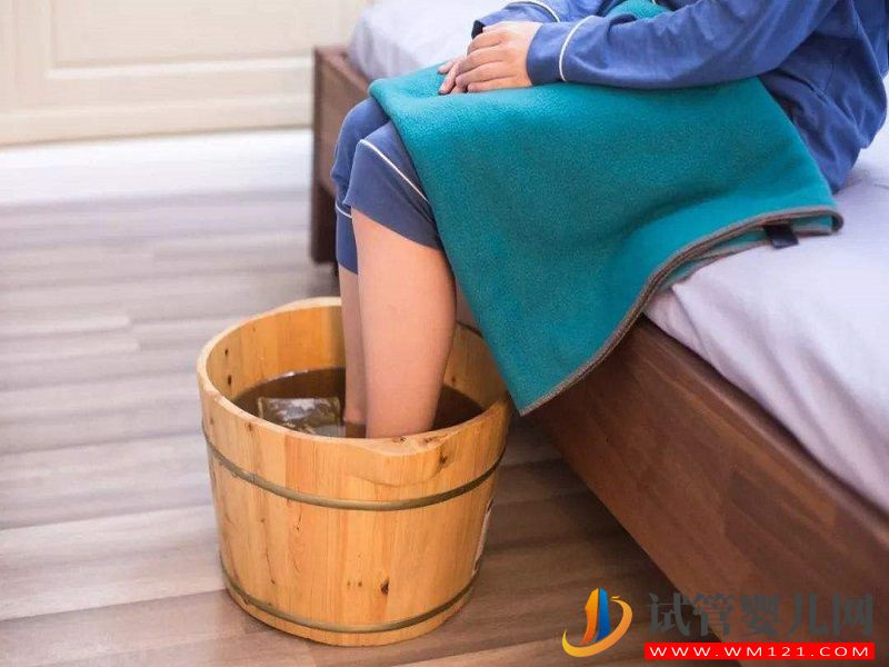 堅(jiān)持泡腳能有效助孕，送你6個(gè)技巧輕松受孕(圖2)