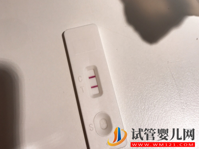 已生寶媽教你驗(yàn)孕棒線看生男生女方法，通過(guò)雙杠顏色就能知道(圖3)