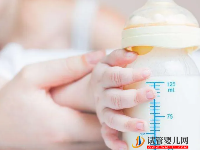 母乳和奶粉最大的區別有4點，哪個營養更高看了就知道(圖2)