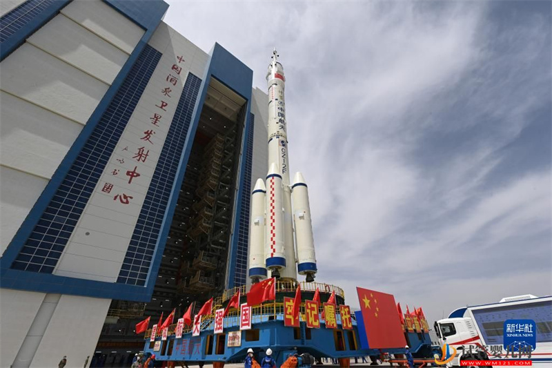 神舟十六號計劃近日擇機實施發射 船箭組合體轉運至發射區(圖10)